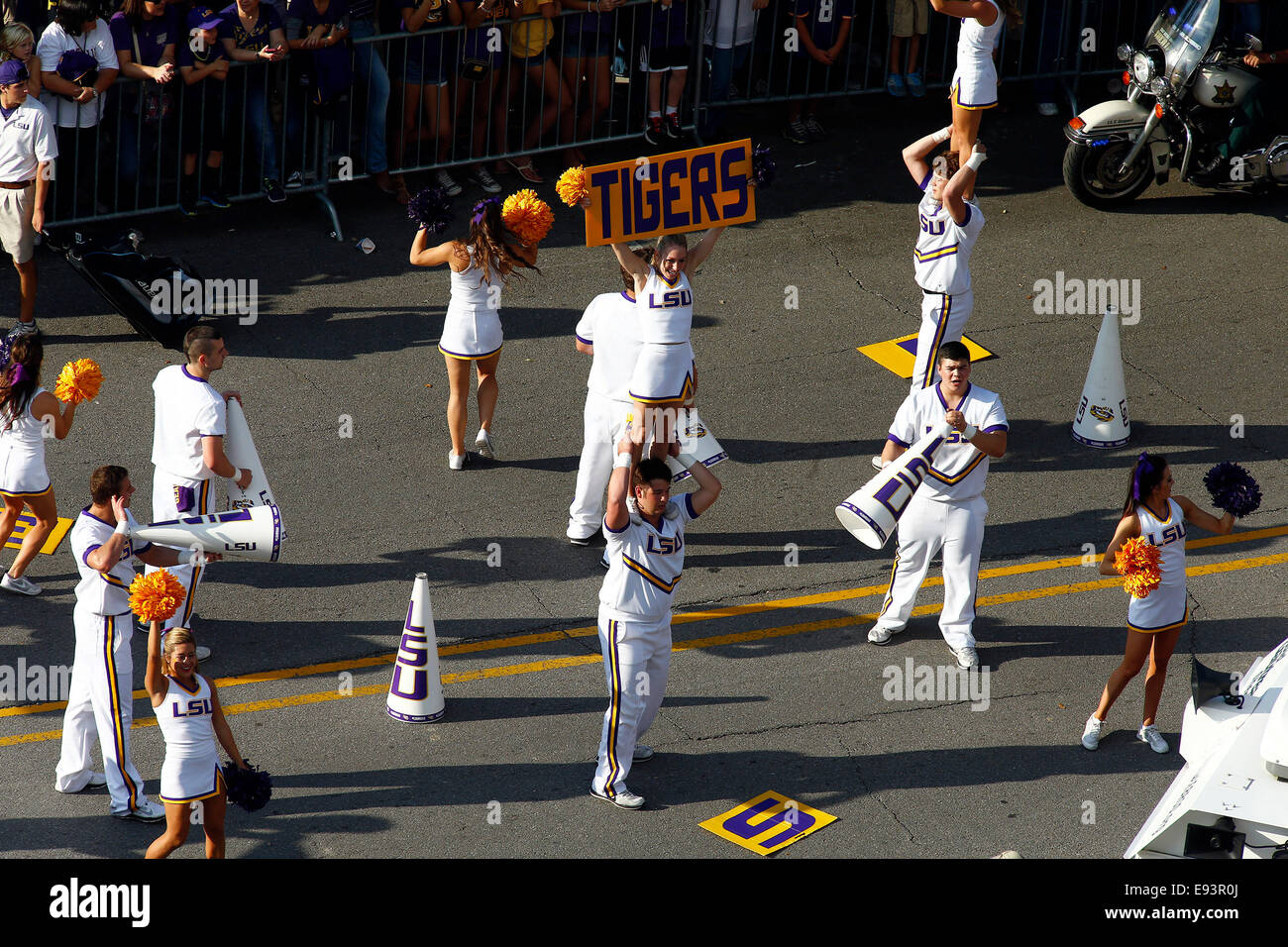 Louisiana, US. 18th Oct, 2014. LSU Marching Band walking to the LSU