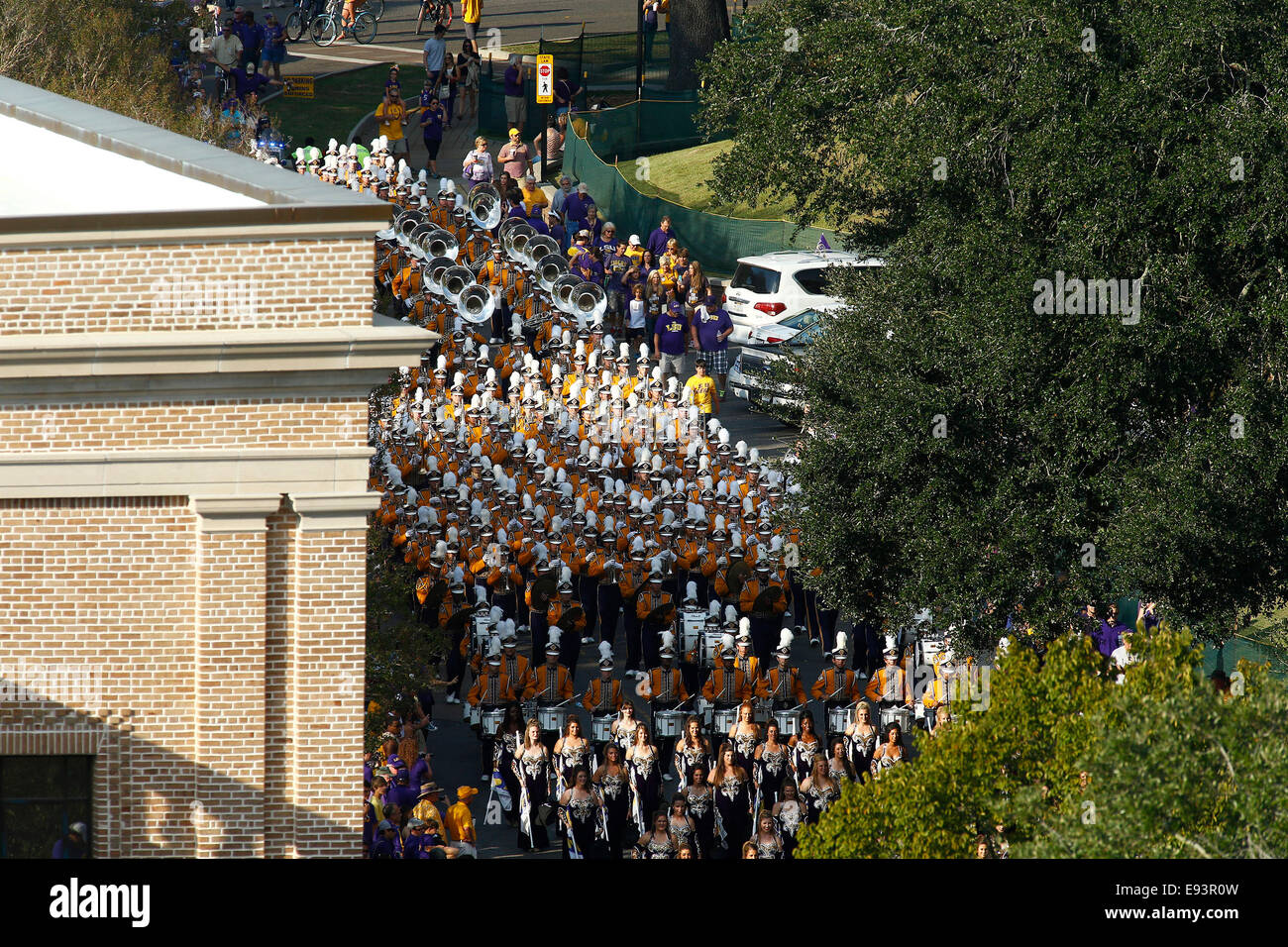 Louisiana, US. 18th Oct, 2014. LSU Marching Band walking to the LSU