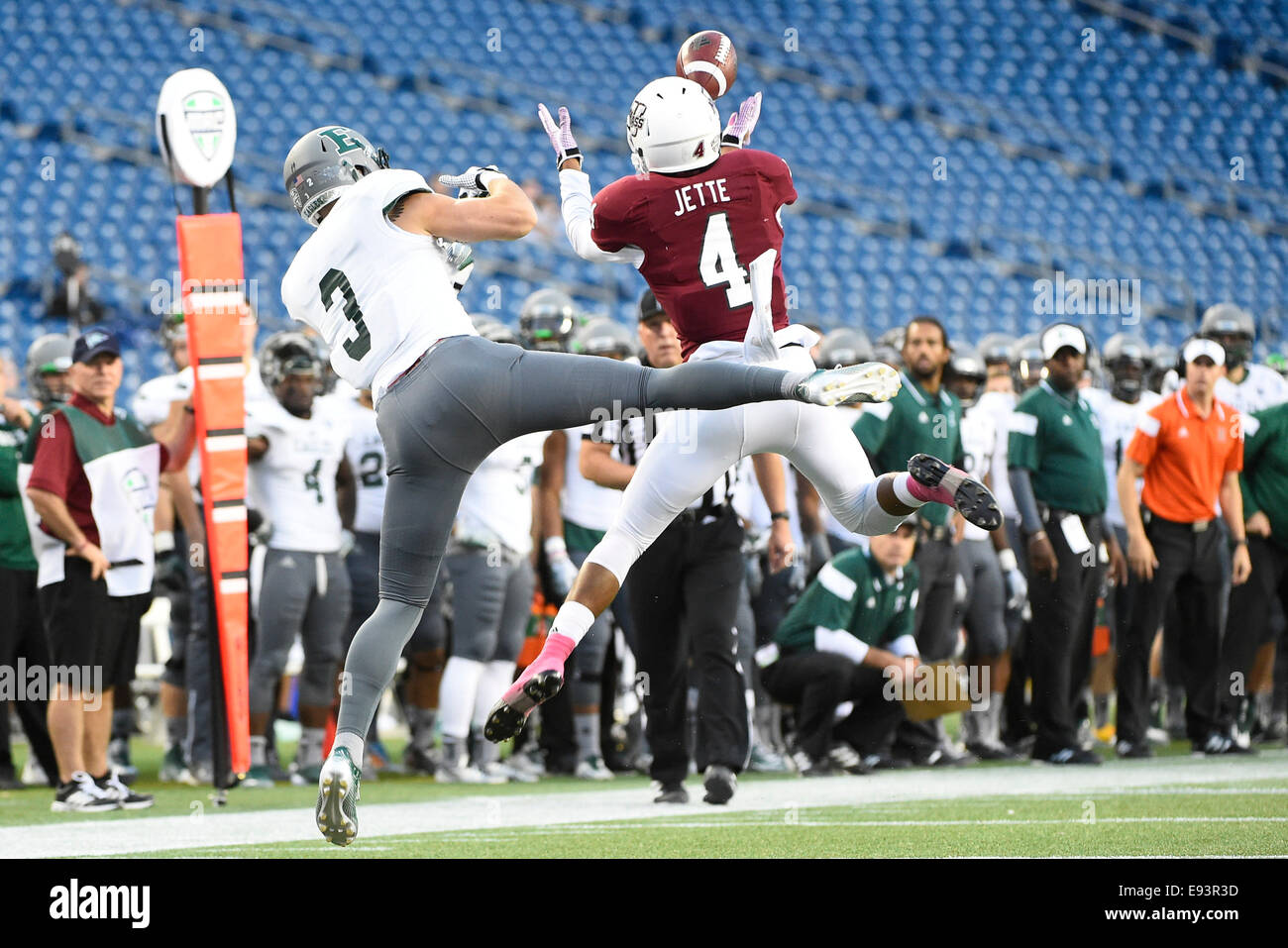 Foxborough, Massachusetts, USA. 18th Oct, 2014. Massachusetts Minutemen