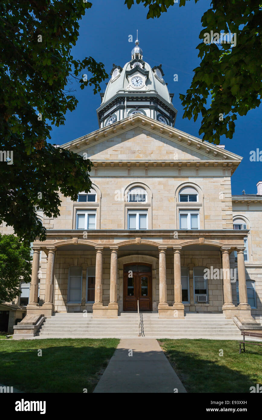 The Madison County Courthouse in Winterset, Iowa, USA Stock Photo Alamy