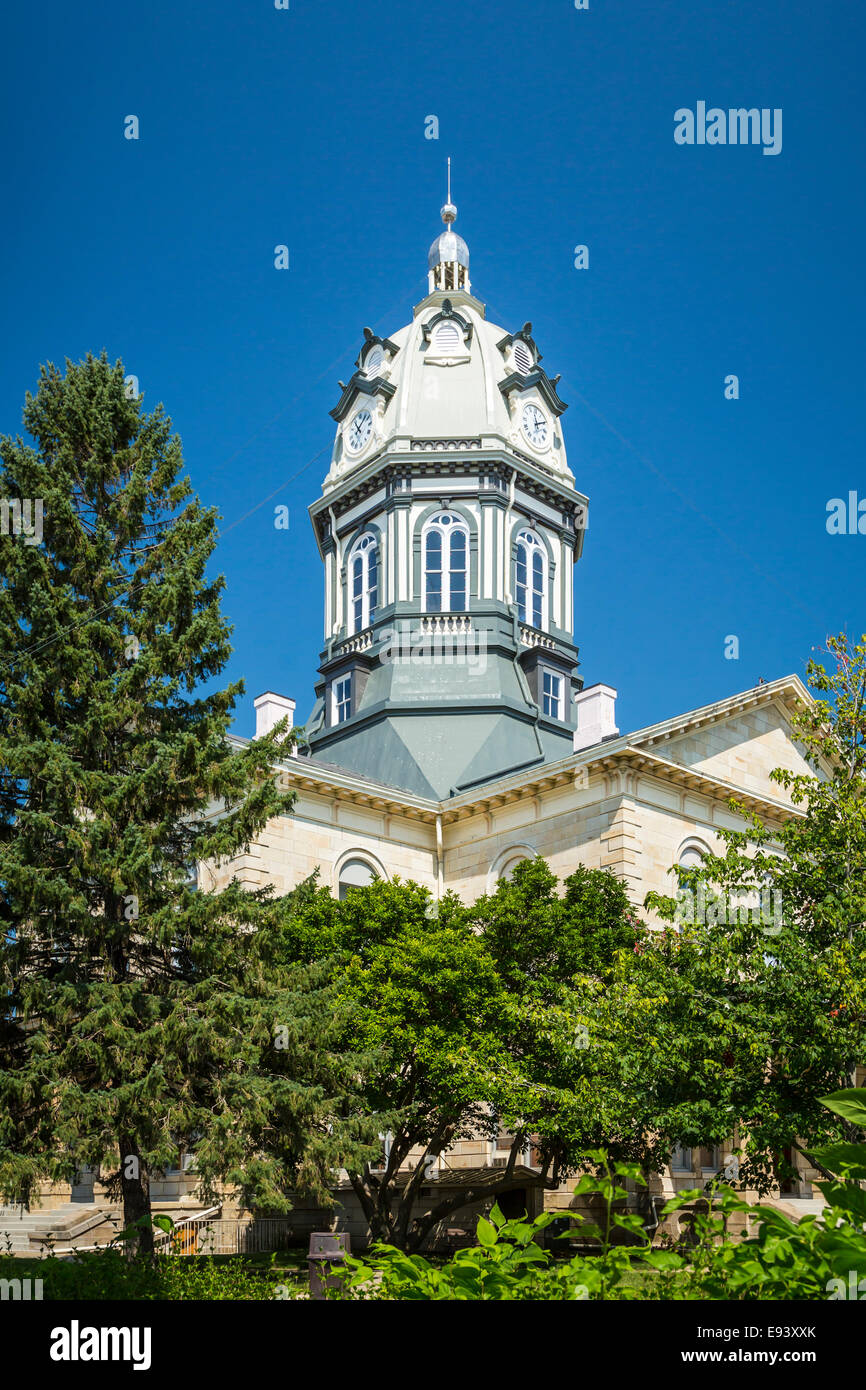 The Madison County Courthouse in Winterset, Iowa, USA Stock Photo Alamy