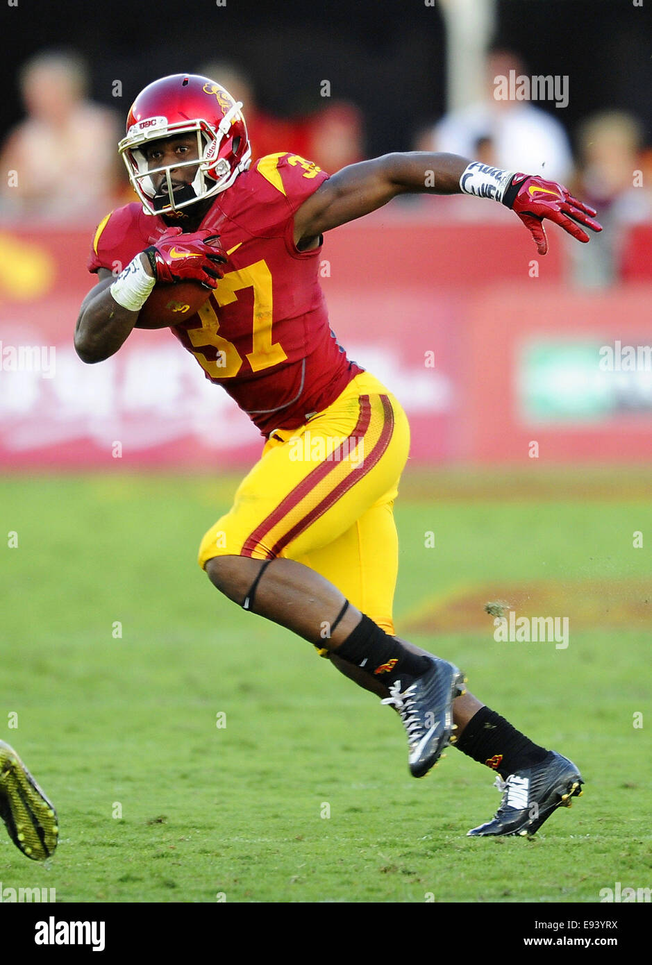 Los Angeles, California, US. 18th Oct, 2014. Javorius Allen of the USC Trojans in action during