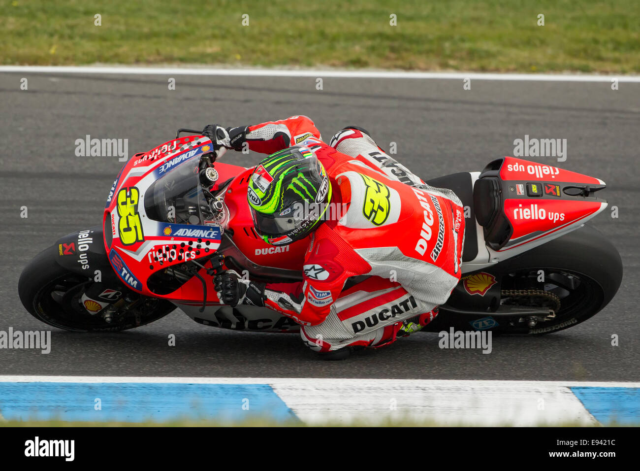 Phillip Island, Victoria, Australia. Sunday, 19 October, 2014. Britain's Cal Crutchlow during the Tissot Australian Motorcycle Grand Prix aboard his Ducati Desmosedici MotoGP machine. Crutchlow crashed out of the race in second place with just one lap remaining. Credit:  Russell Hunter/Alamy Live News Stock Photo