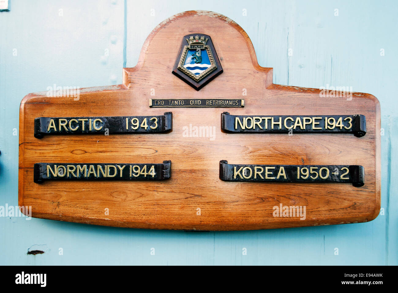 HMS Belfast battle Honours Arctic 1943, North Cape 1943, Normandy 1844, Korea 1950-52 Pro Tanto Quid retribuamus'  what shal we Stock Photo