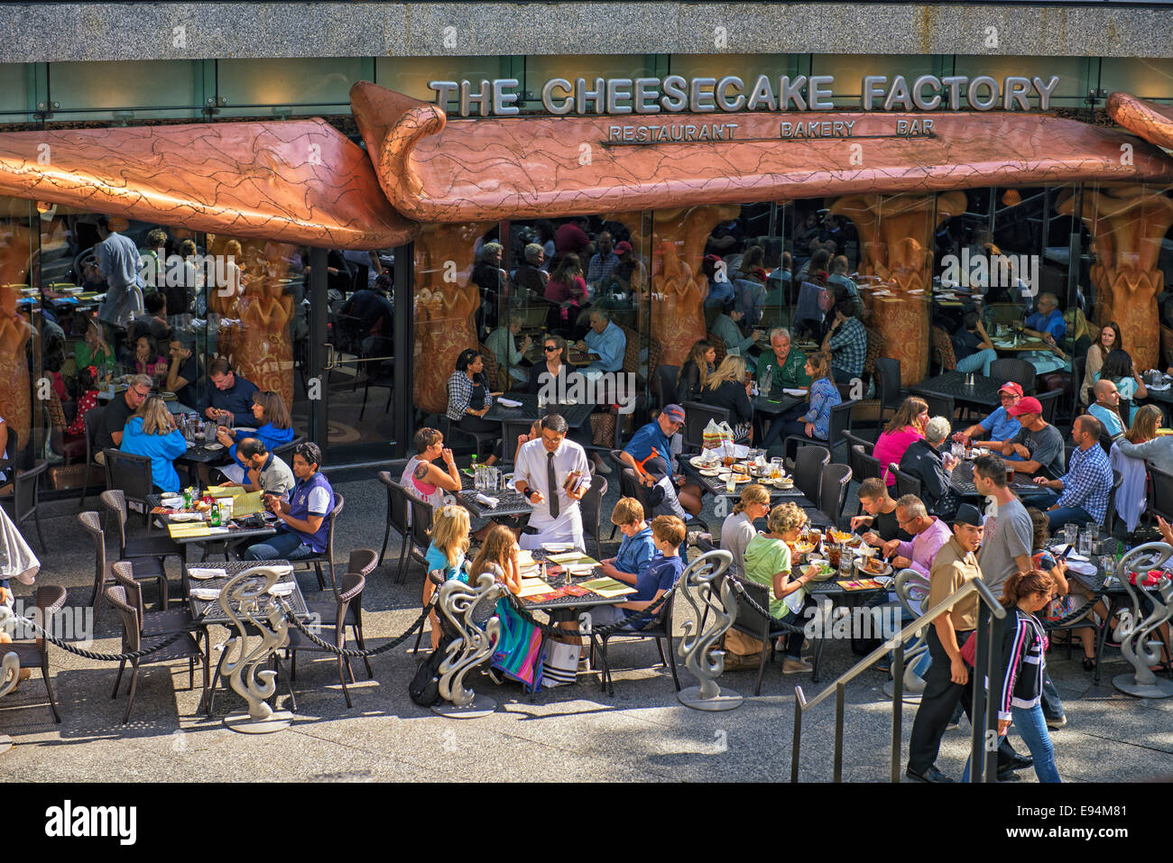 The Cheesecake Factory, Michigan Avenue, on Magnificent Mile Chicago