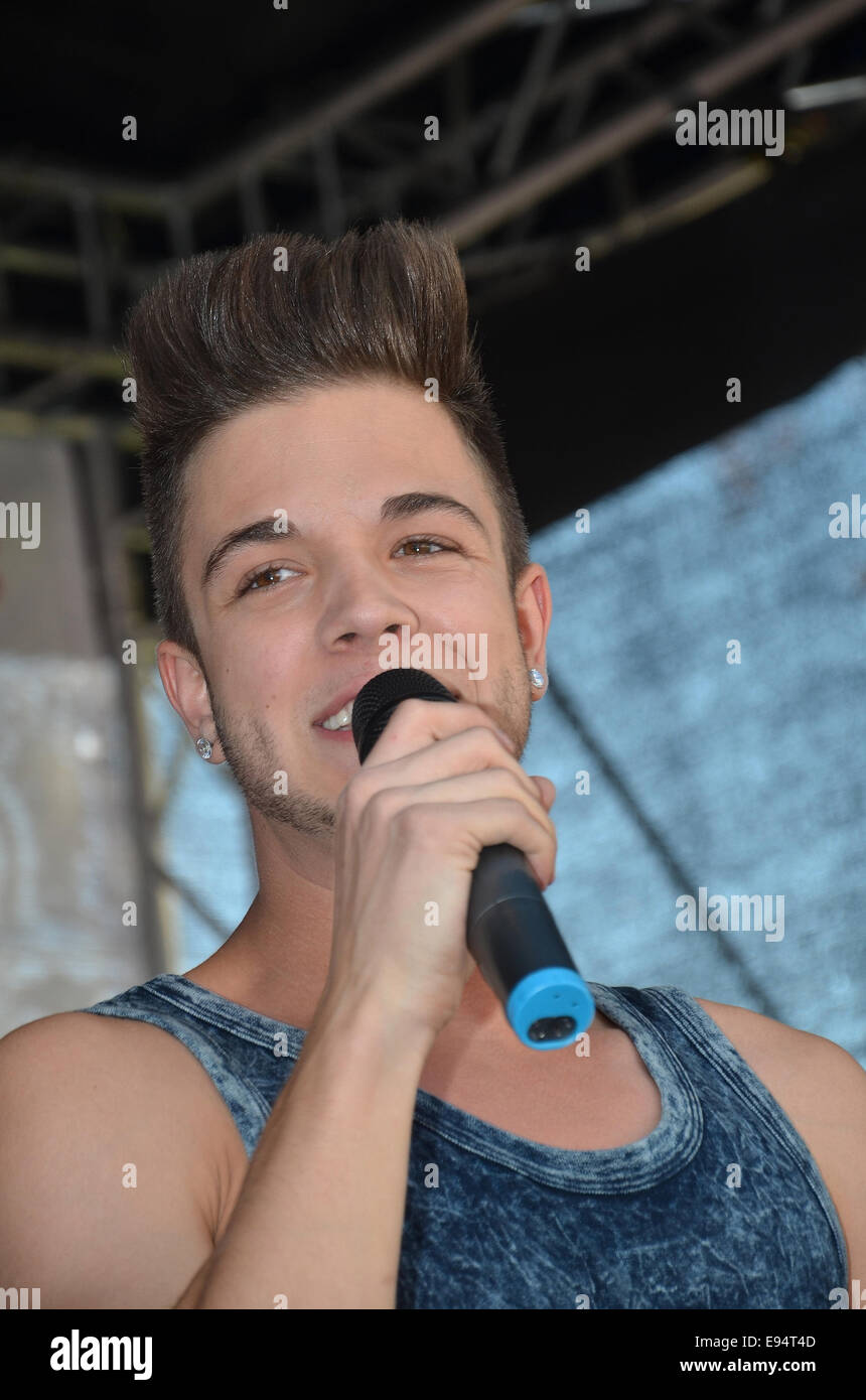 Luca Haenni performing live to promote his latest album 'Dance Until We ...