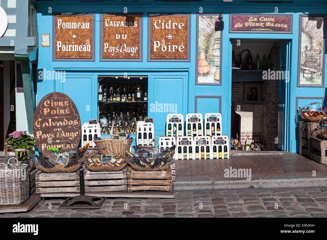 A small store selling calvados and cider, Vieux Bassin, Honfleur, Département Calvados, Basse-Normandie, France Stock Photo