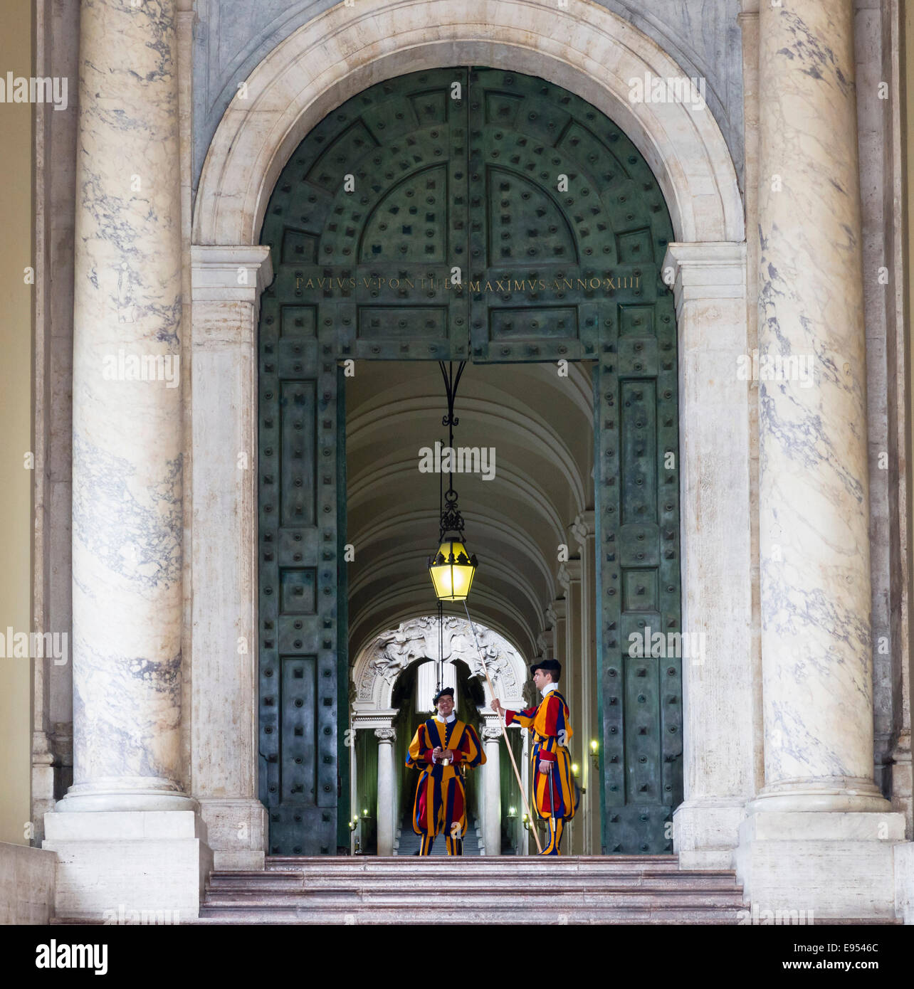 Guards of the Swiss Guard, San Pietro, St. Peter's Basilica, Vatican, Vatican City, Rome, Italy Stock Photo