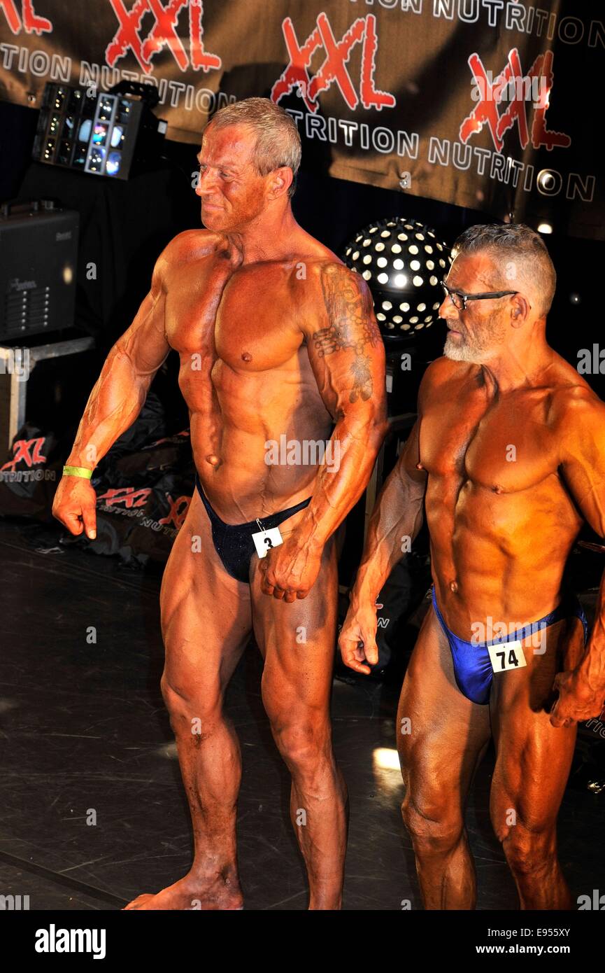 Bodybuilding bodybuilders bodybuilder contest hi-res stock photography ...