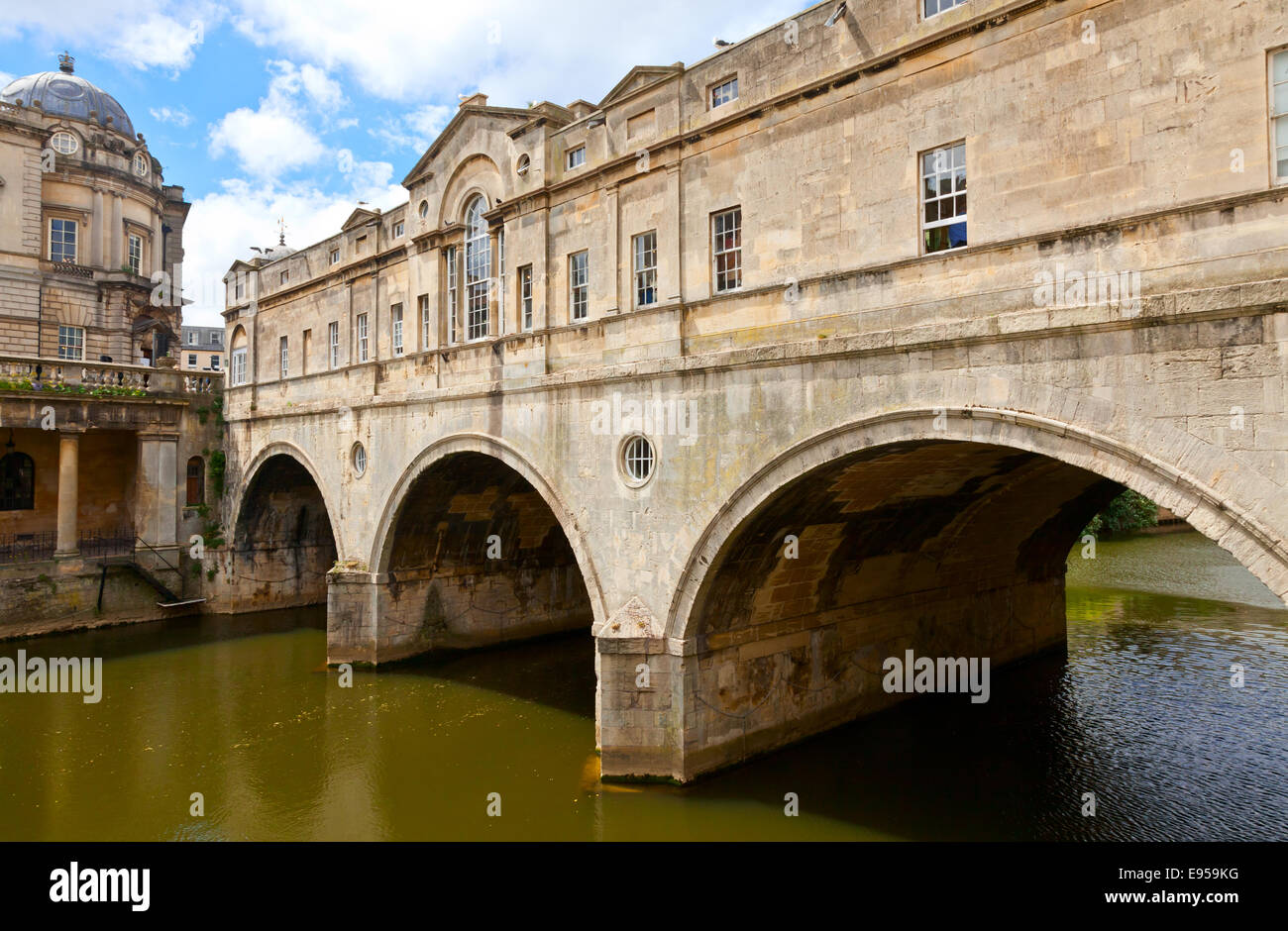 Pulteney Bridge on the River Avon in Bath, England Stock Photo - Alamy