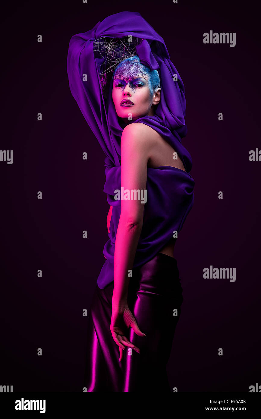 Purple dress light and dark hi-res stock photography and images - Alamy