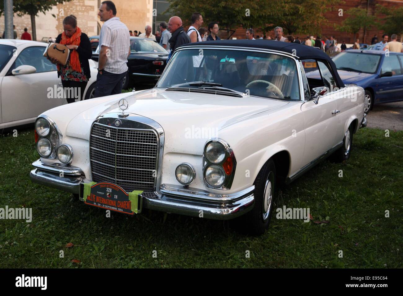 Mercedes 280 SE convertible Stock Photo