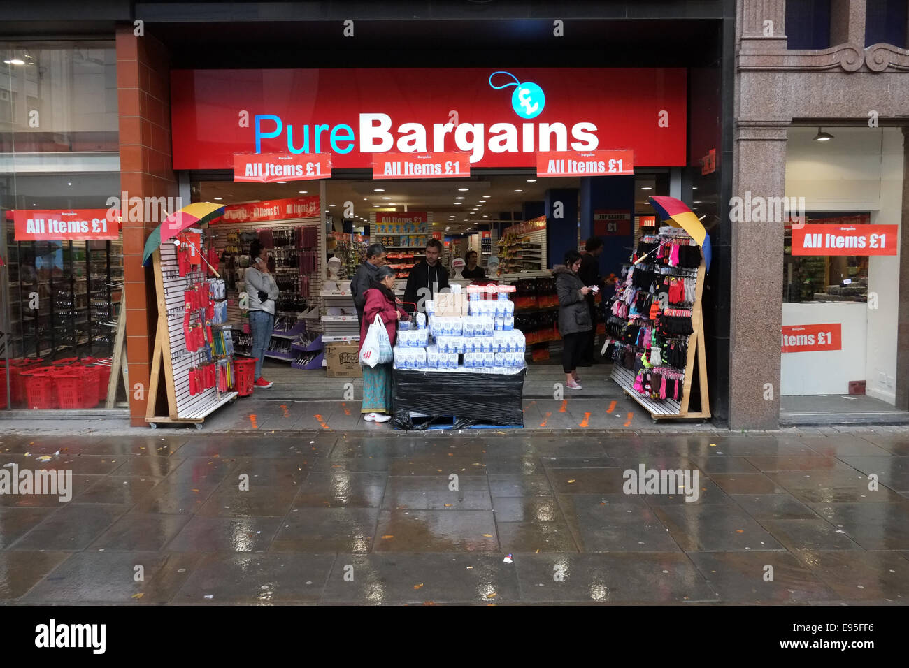 A Pure Bargains pound shop on Market Street , Manchester Stock Photo