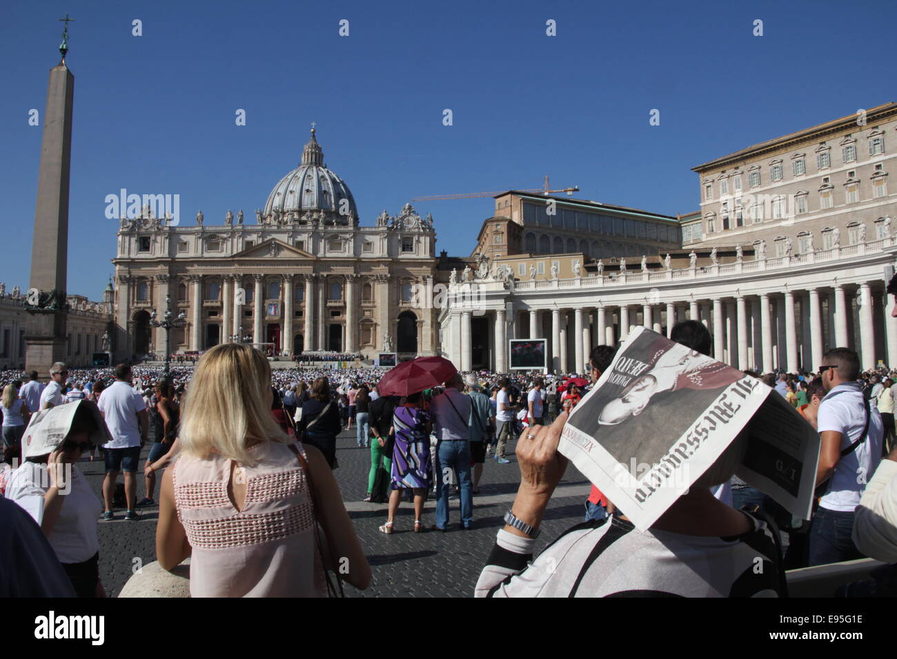Rome, Italy. 19th October, 2014. People at the beatification ceremony ...