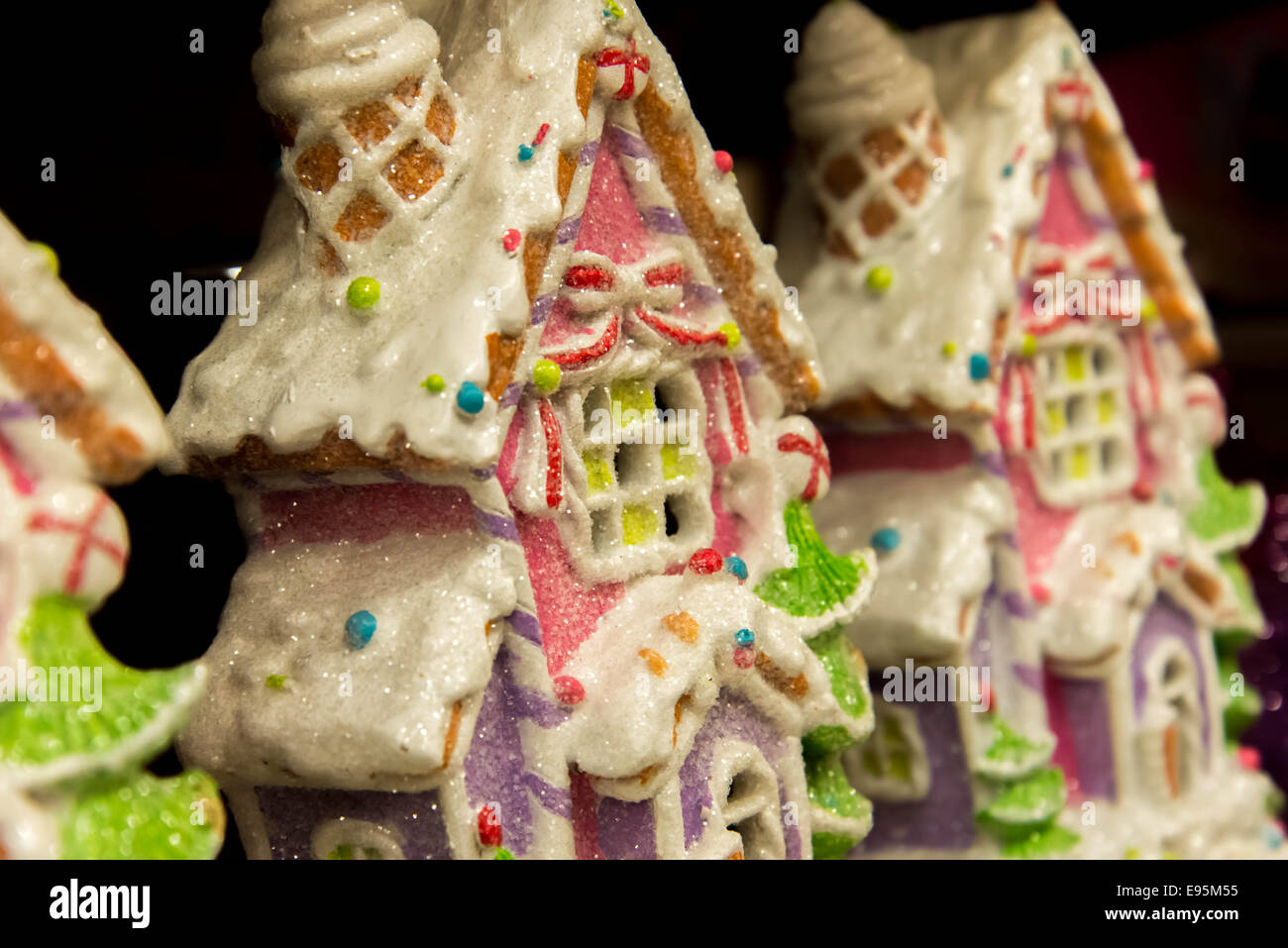 Christmas decorations, candy house, gingerbread house Stock Photo Alamy