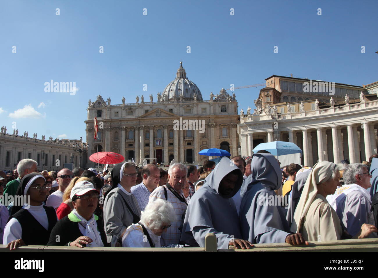 Rome, Italy 19th October 2014. People at the beatification ceremony of ...