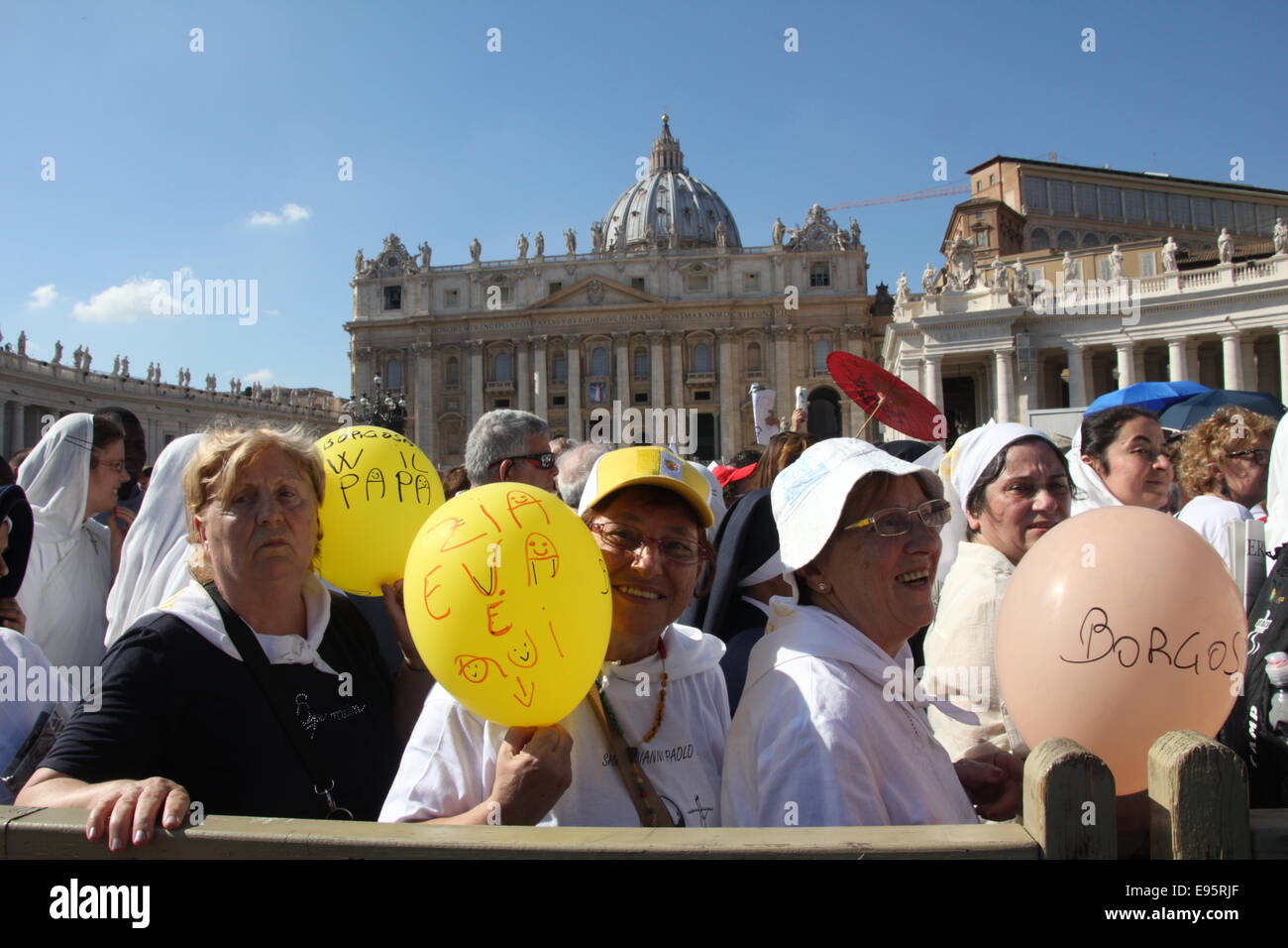 Rome, Italy 19th October 2014. People at the beatification ceremony of ...