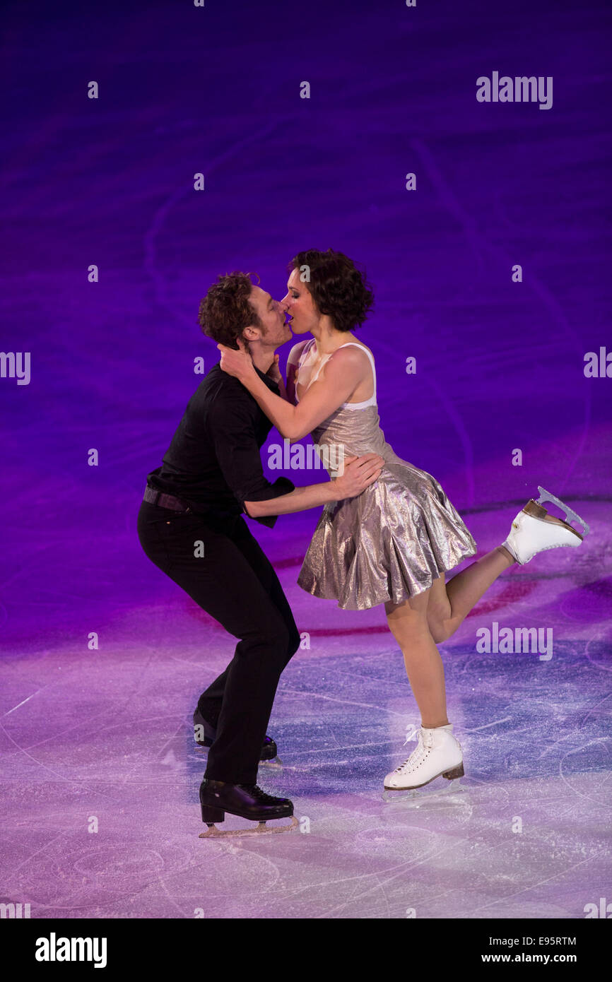 Nathalie Pechalat and Fabian Bourzat (FRA) performing in the Figure