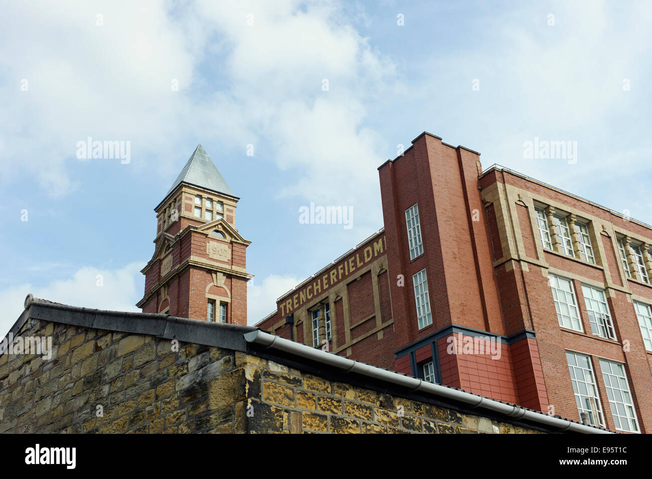 Trencherfield Mill in Wigan Stock Photo Alamy