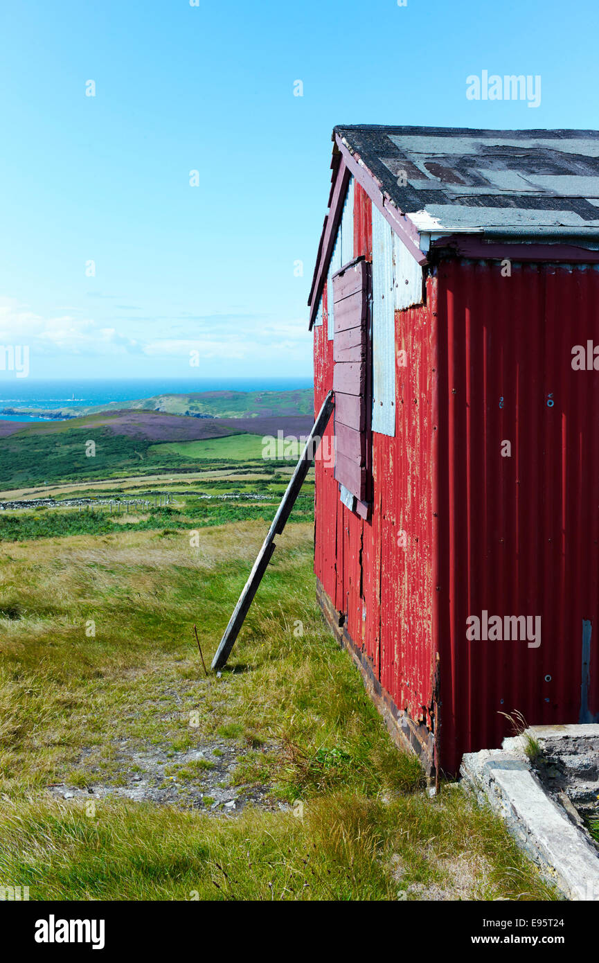 Tin hut hires stock photography and images Alamy