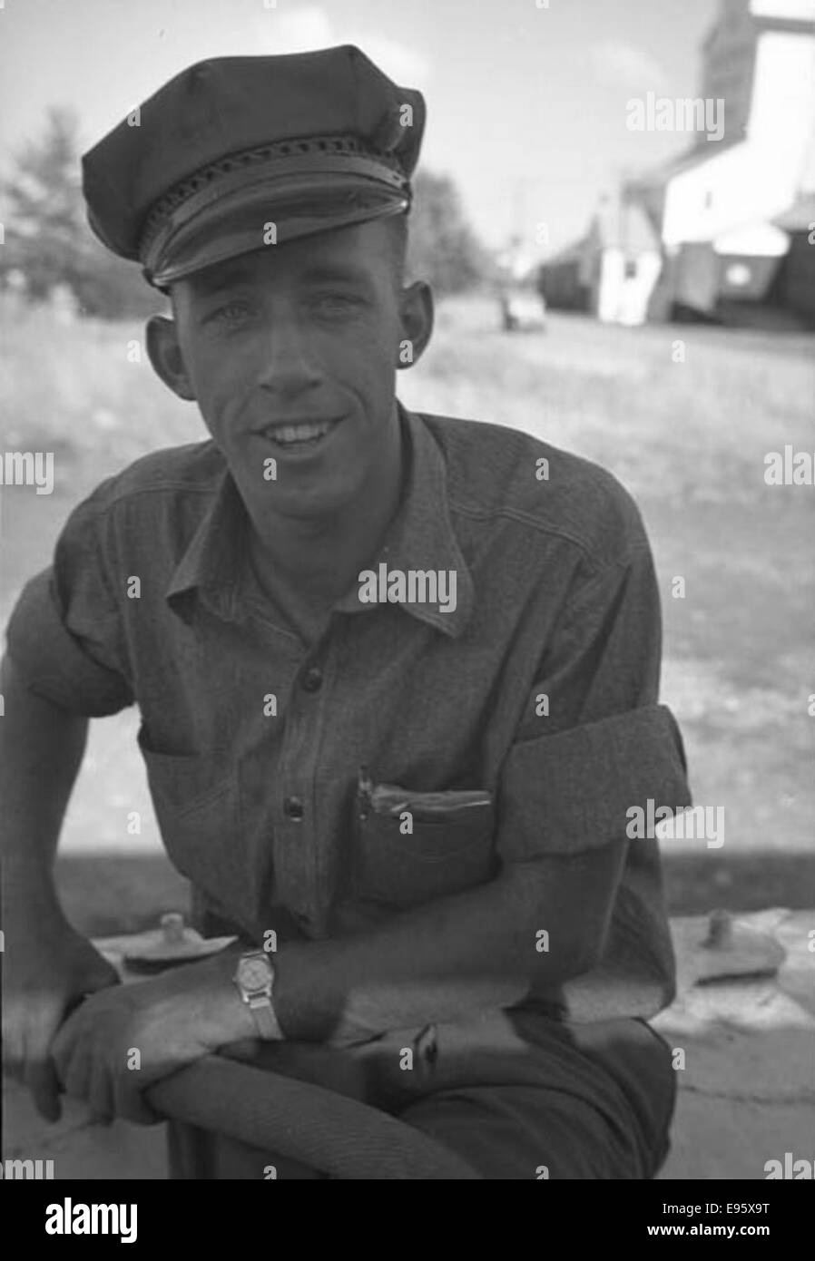 1940s photo of old man hi-res stock photography and images - Alamy