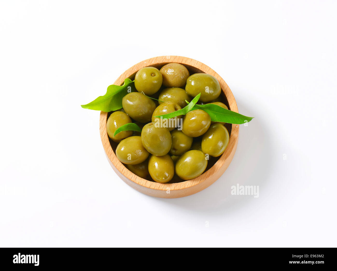 Bowl of fresh green olives Stock Photo - Alamy
