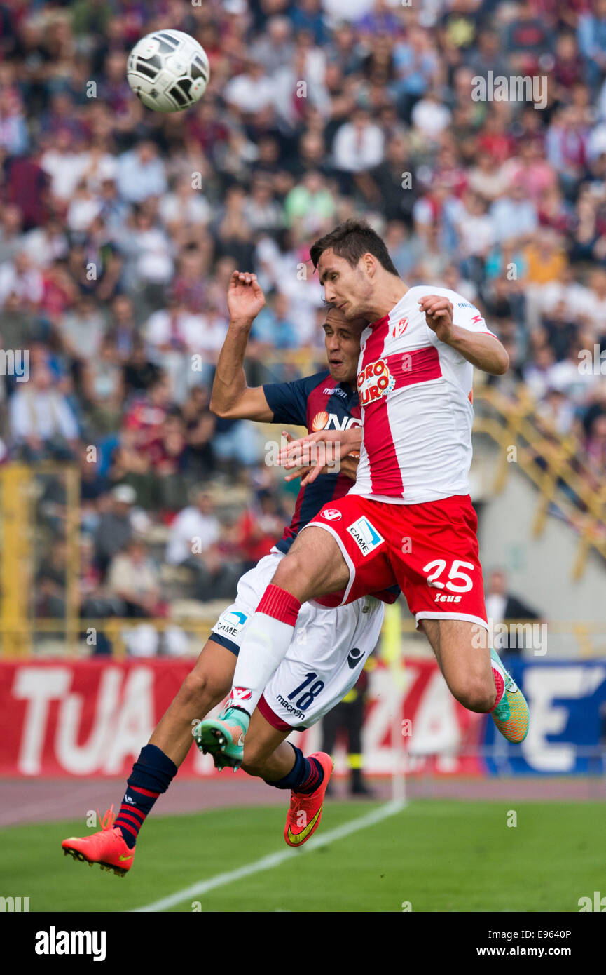 Bologna, Italy. 18th Oct, 2014. Robert Acquafresca (Bologna), Stefan Simic (Varese) Football/Soccer : Italian 'Serie B' match between Bologna 3-0 Varese at Stadio Renato Dall'Ara in Bologna, Italy . © Maurizio Borsari/AFLO/Alamy Live News Stock Photo