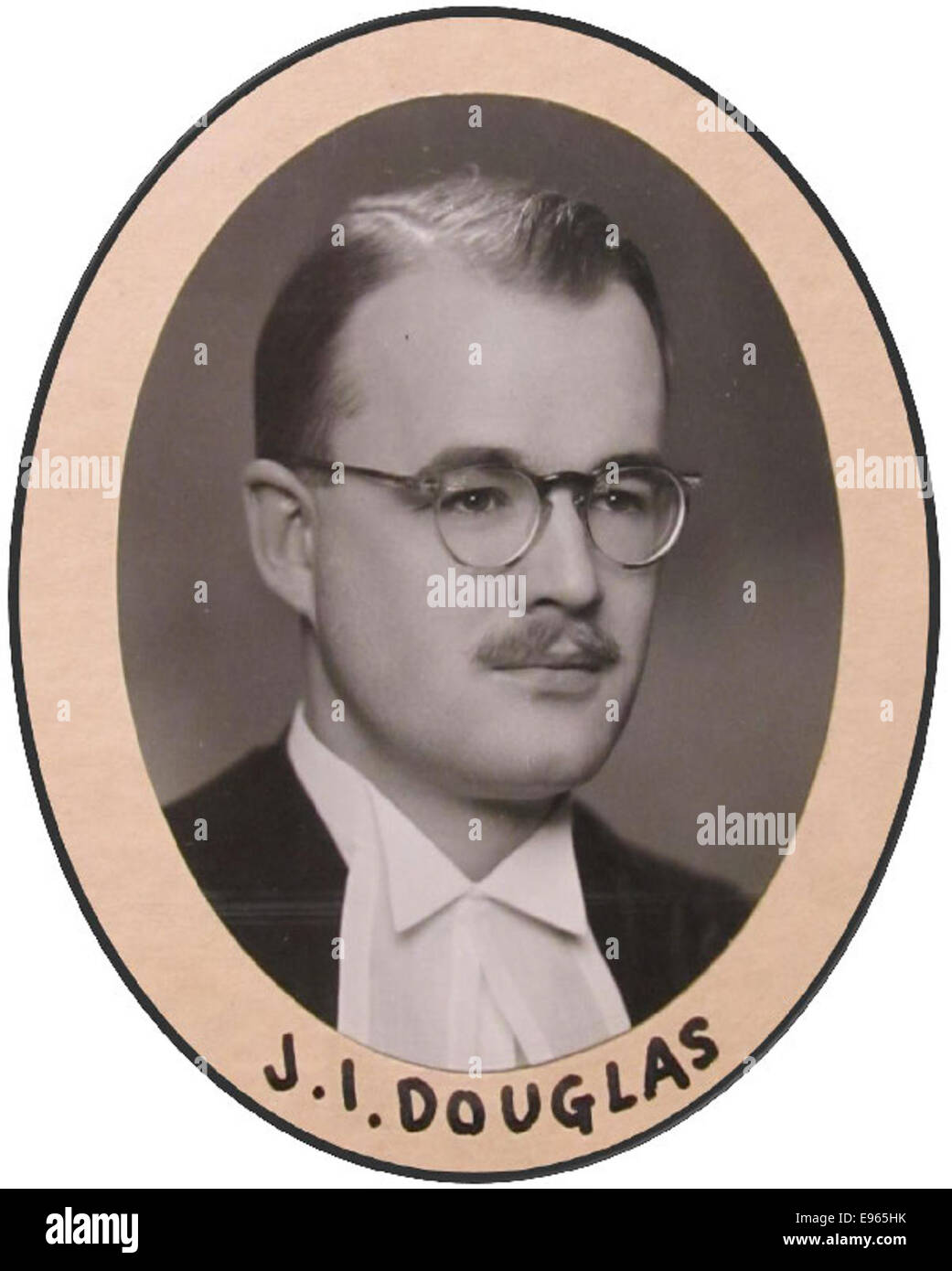 Photograph of Ian Douglas (19202006) 56732524 o Stock Photo Alamy