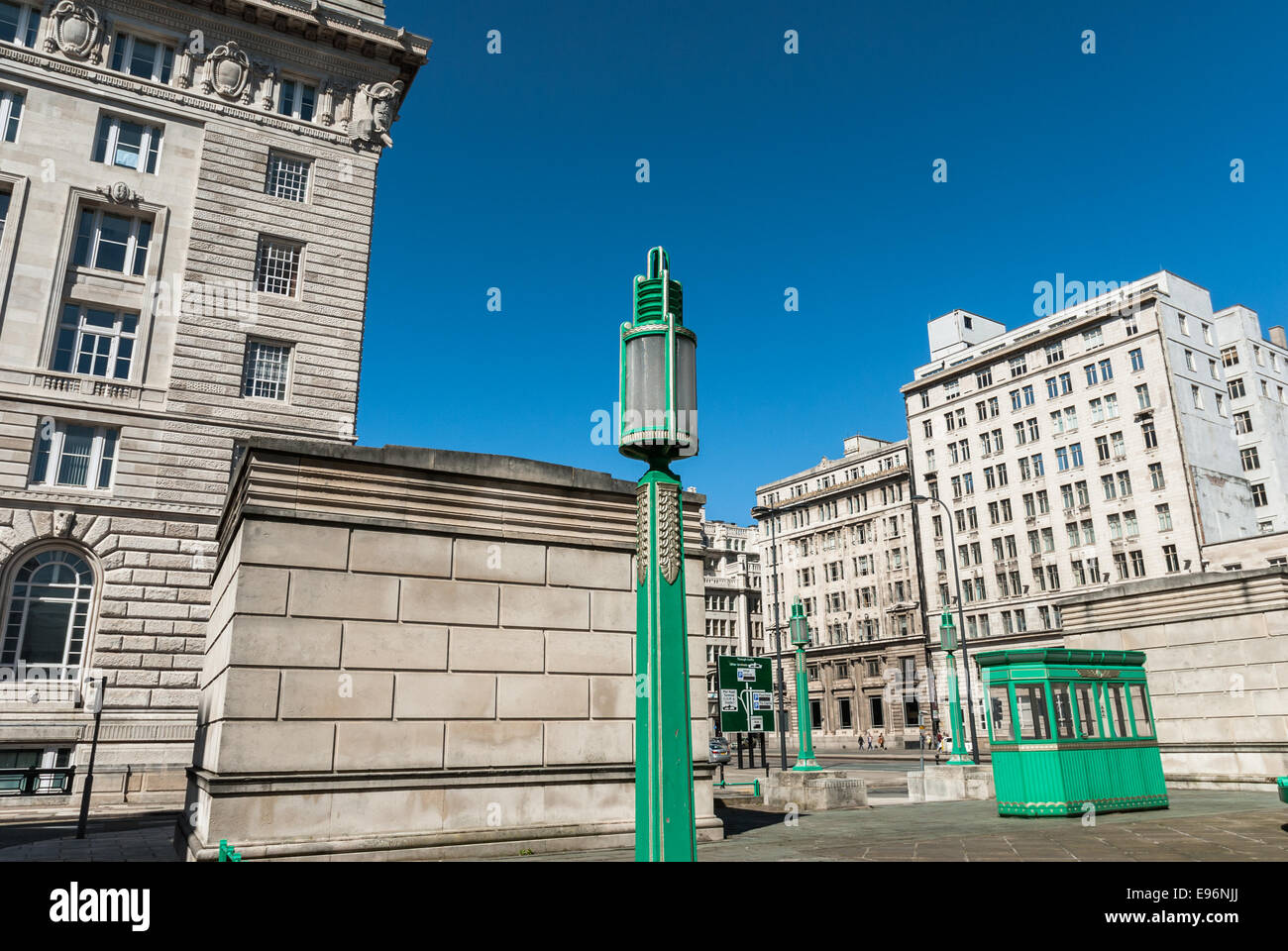 Art deco street lamp hires stock photography and images Alamy