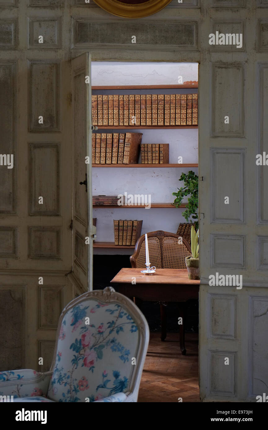 Chateau room hi-res stock photography and images - Alamy