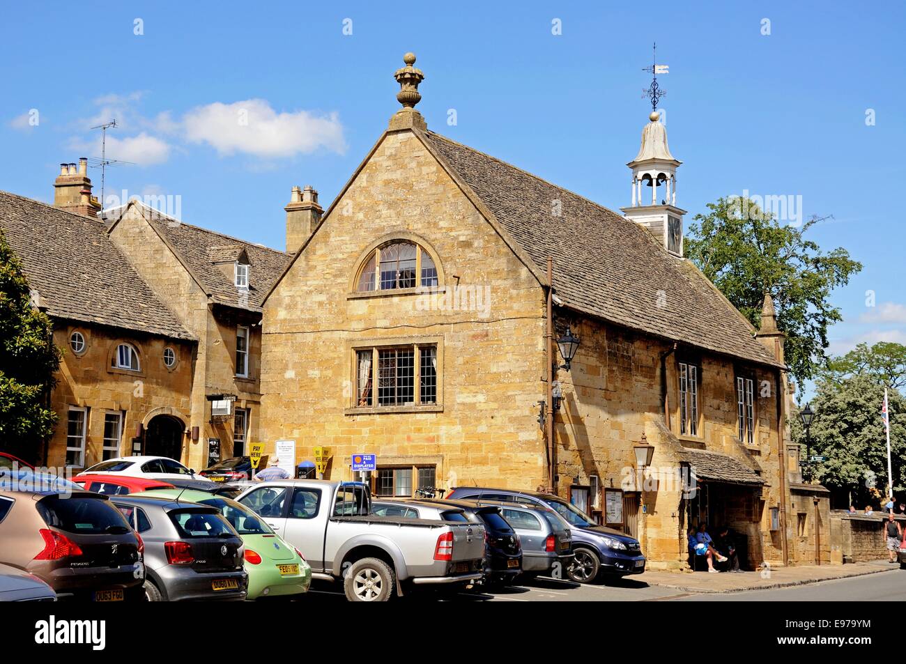 town-hall-in-the-centre-of-the-village-chipping-campden-the-cotswolds