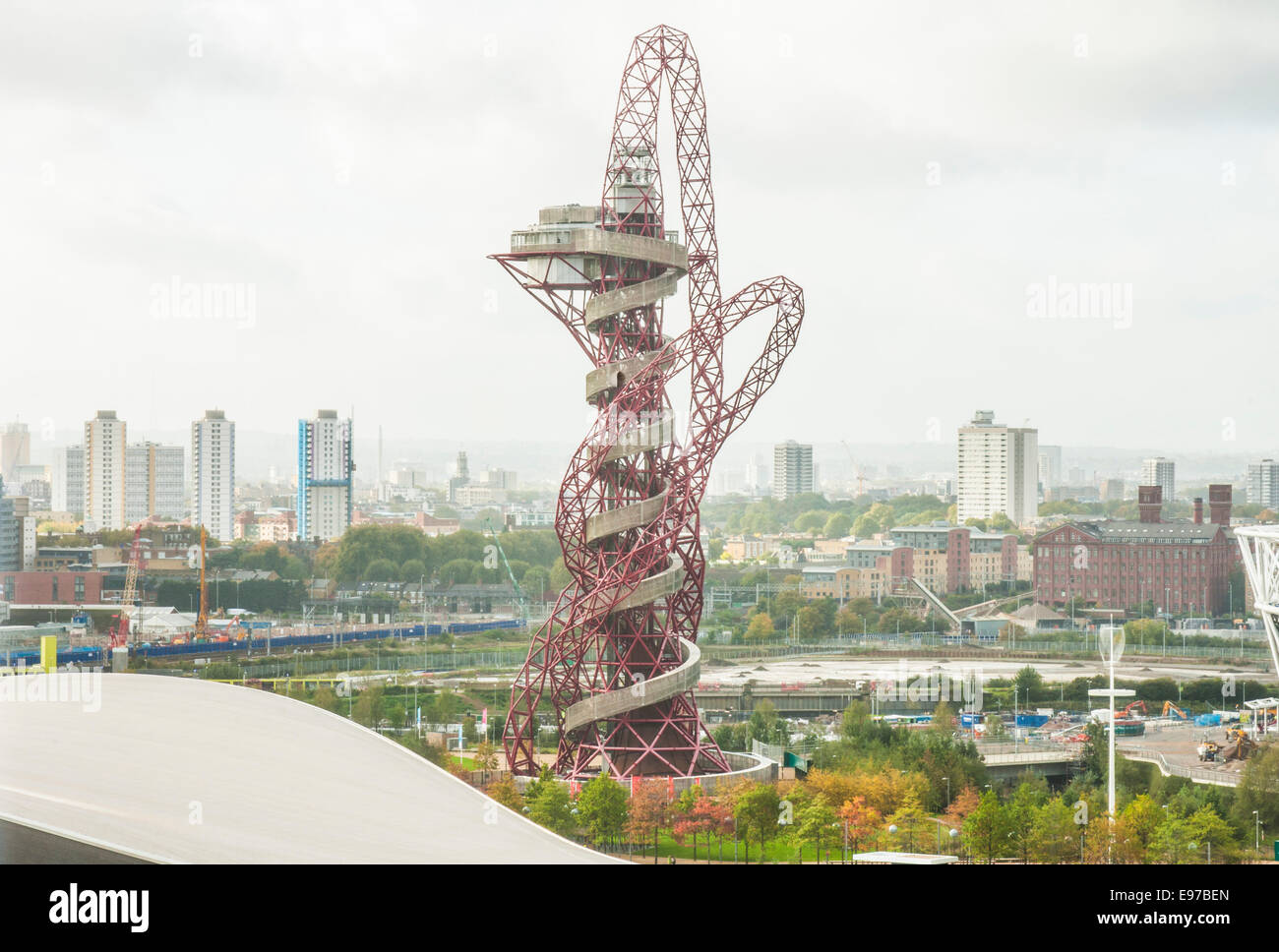 Early morning views over the Queen Elizabeth II Olympic Park, Stratford, London E20 Stock Photo