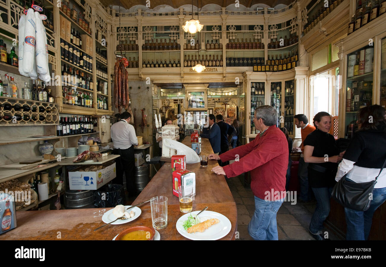Bar and restaurant El Rinconcillo Seville's oldest, serves tapas Stock Photo