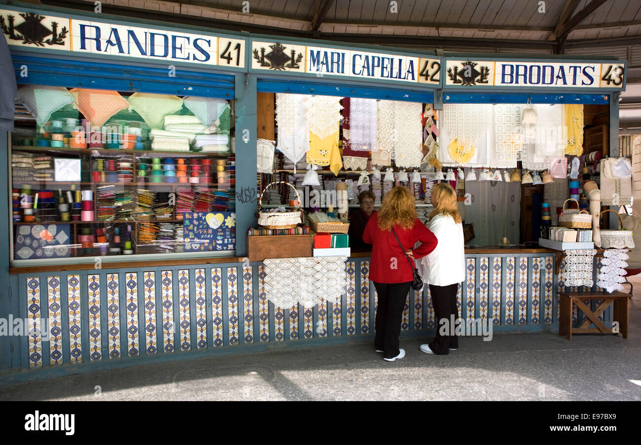 Embroidery shop in Valencia Stock Photo Alamy