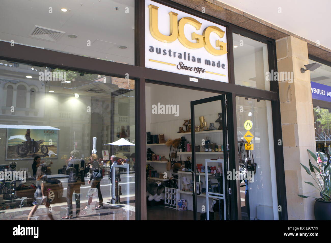 Ugg store hi-res stock photography and images - Alamy