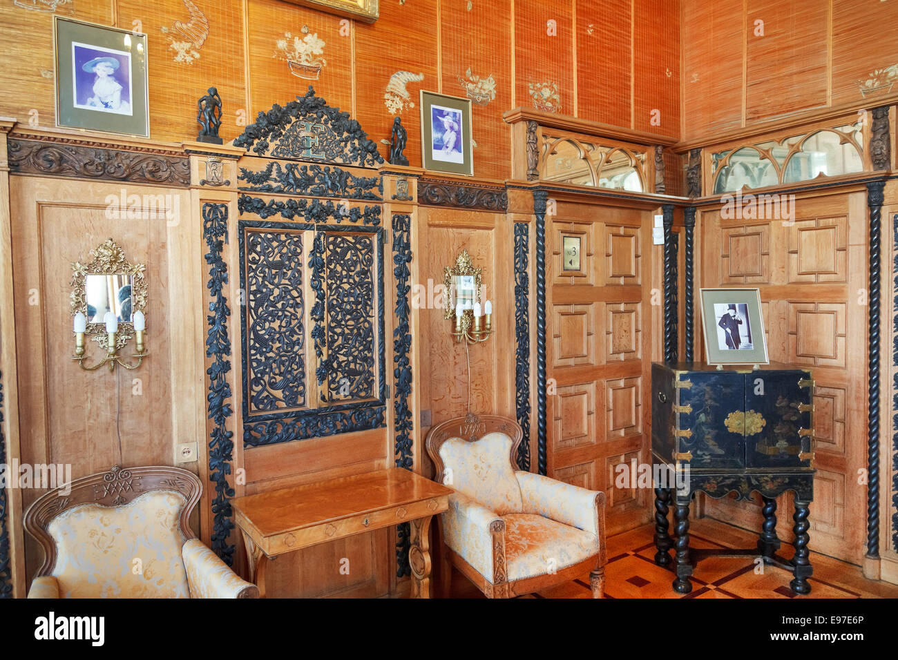 ALUPKA, RUSSIA - SEPTEMBER 28, 2014: interior of Chinese cabinet (small living room) in Vorontsov Palace in Crimea. The palace w Stock Photo
