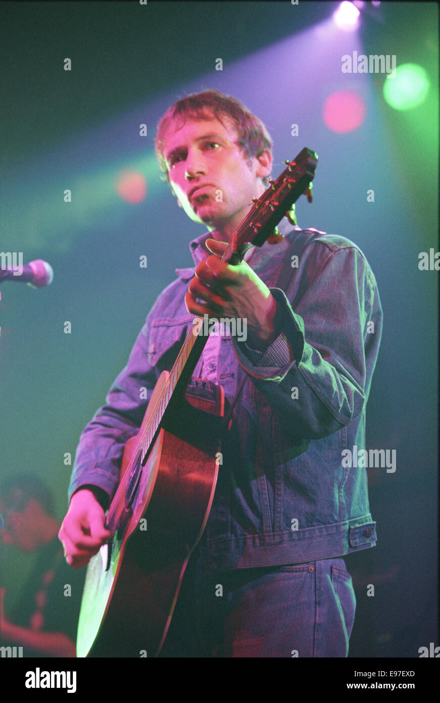 Simon Fowler of Ocean Colour Scene on stage in concert at Glasgow ...