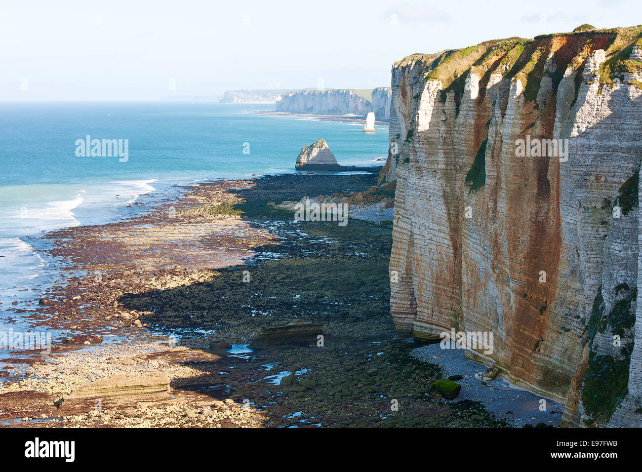 The cliffs of etretat hi-res stock photography and images - Alamy