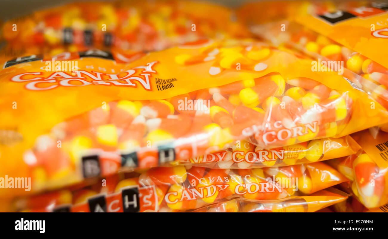 Brachs candy corn hi-res stock photography and images - Alamy