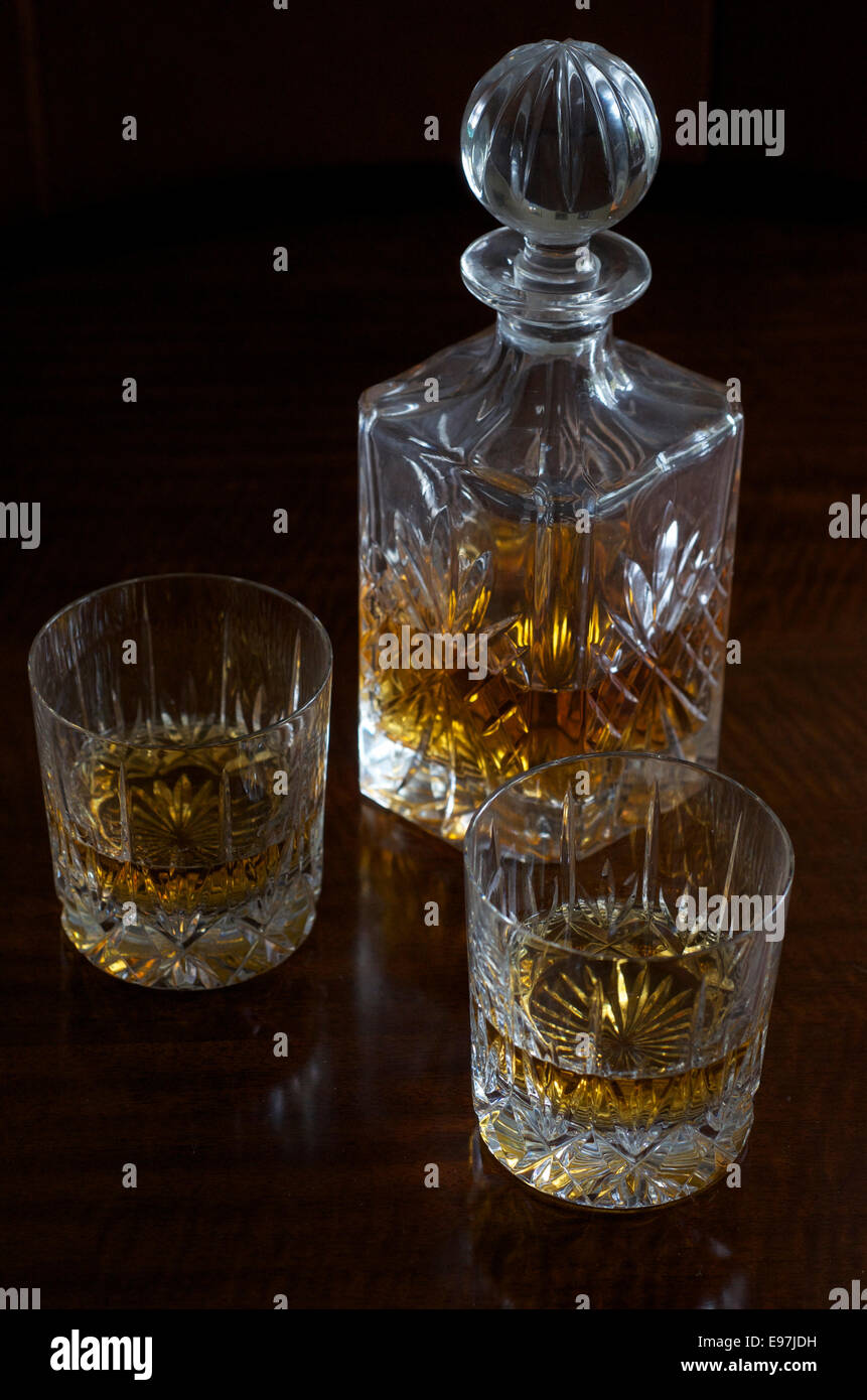 Whisky glasses and decanter Stock Photo Alamy