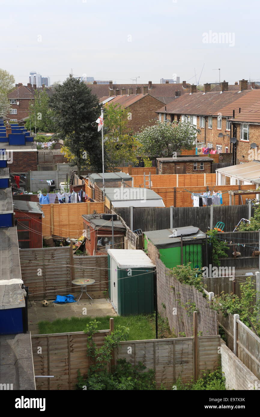 The Back Gardens And Sheds Of Traditional Terraced Houses In East London Uk Stock Photo Alamy
