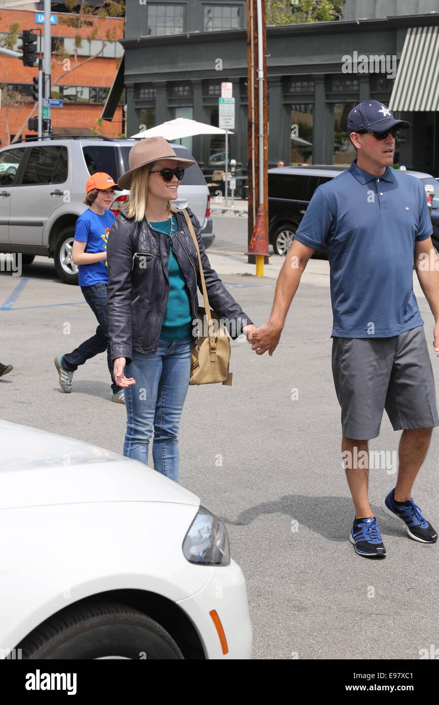 Reese Witherspoon and husband Jim Toth were spotted leaving Tavern in