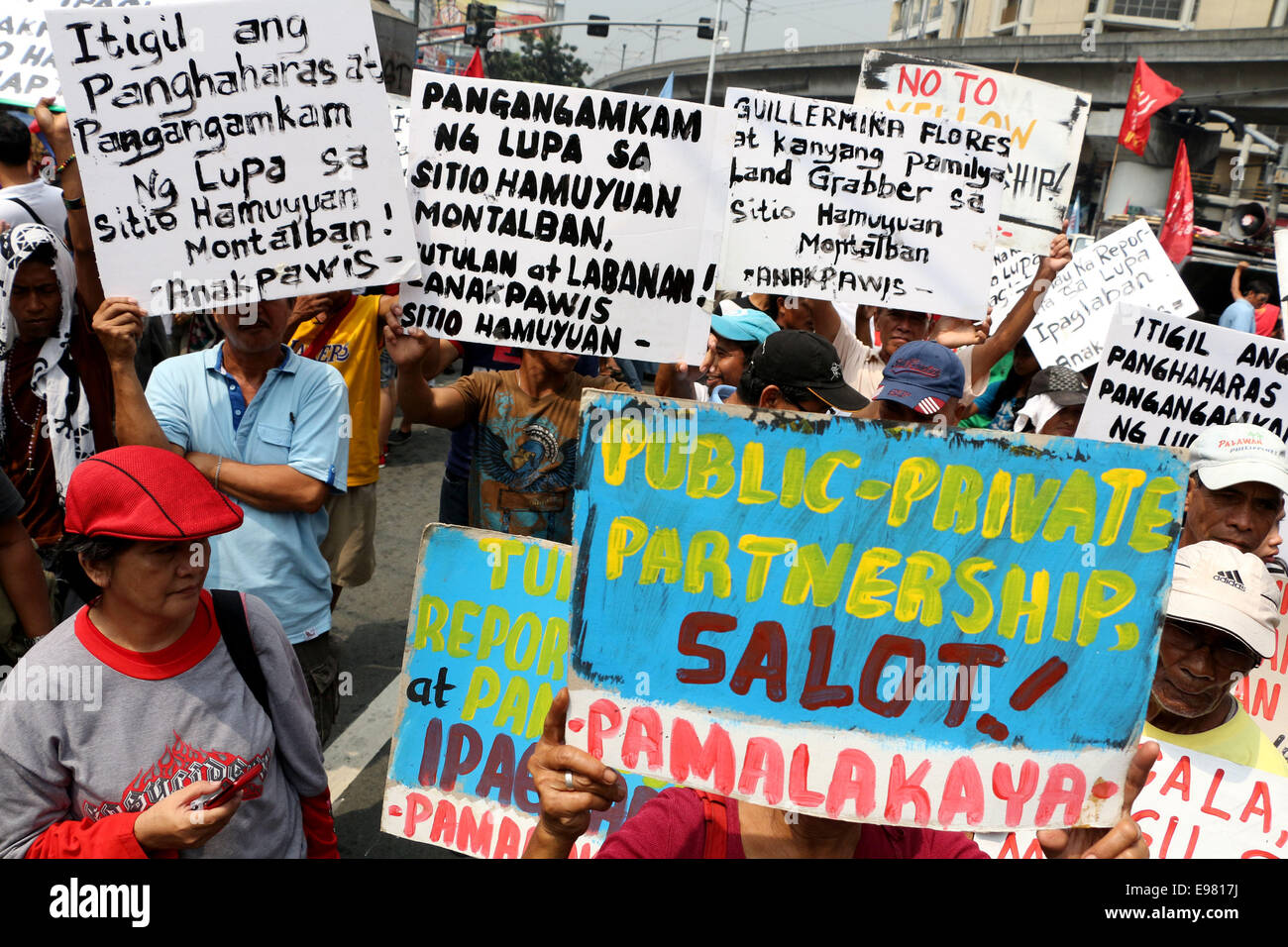 Manila City, The Philippines. 21st Oct, 2014. Farmers led by militant