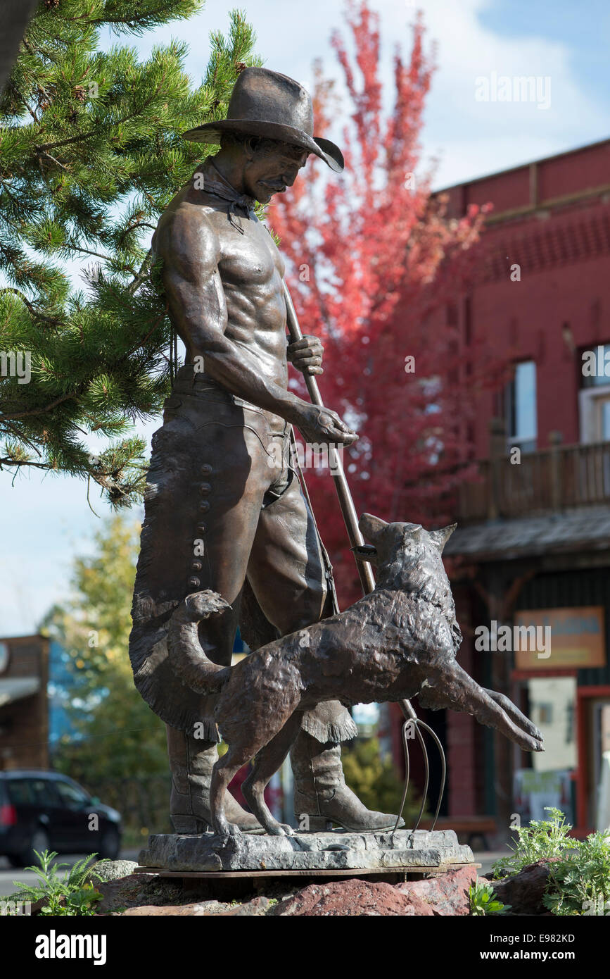 "All Around Cowboy" bronze sculpture by Austin Barton in Joseph, Oregon