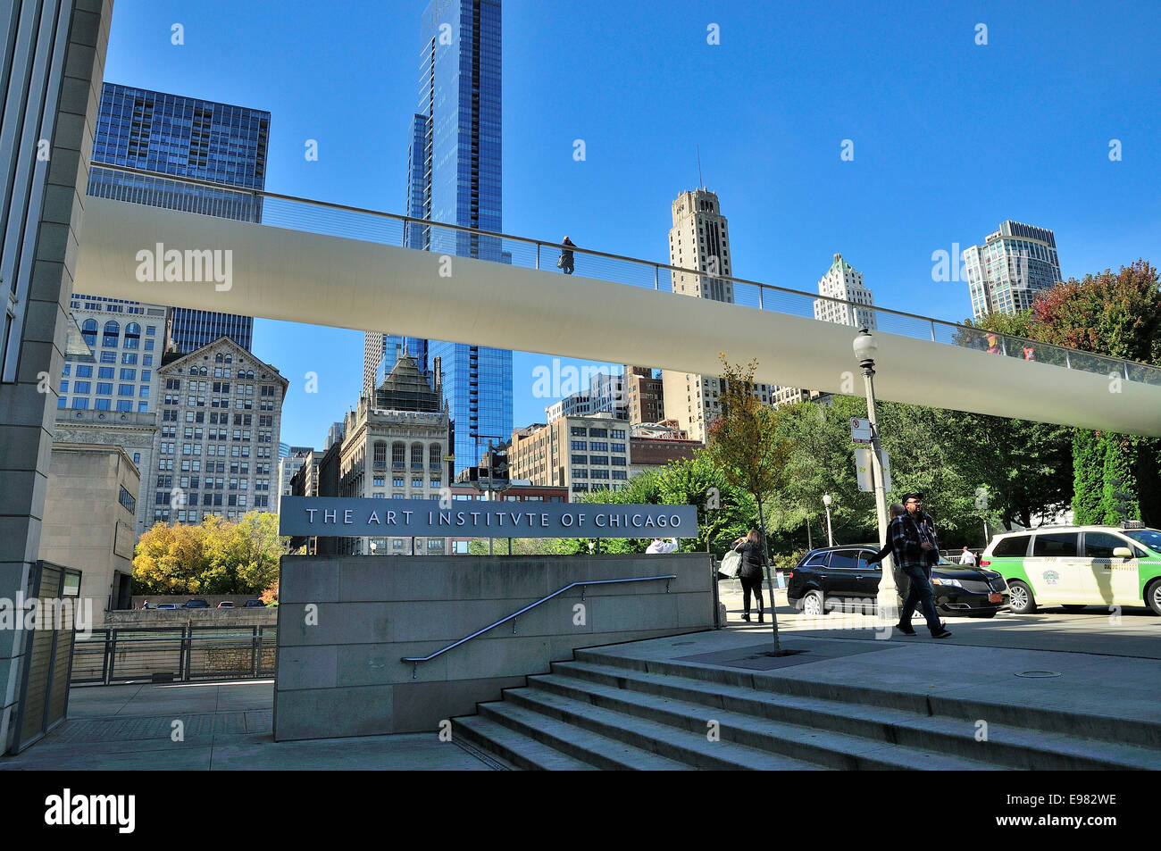 Art Institute of Chicago Exterior. Nichols Bridge and entrance to