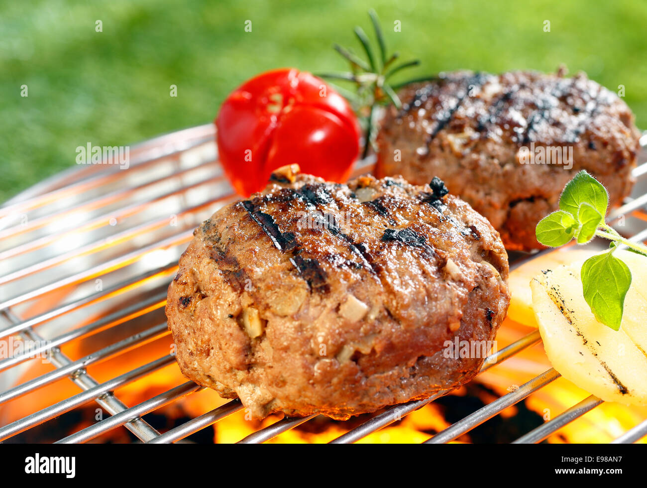 How to cook beef burgers hires stock photography and images Alamy