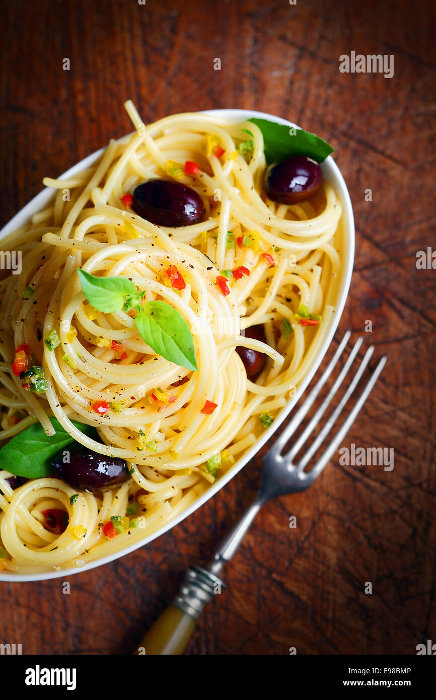 Spaghetti bowl hi-res stock photography and images - Alamy
