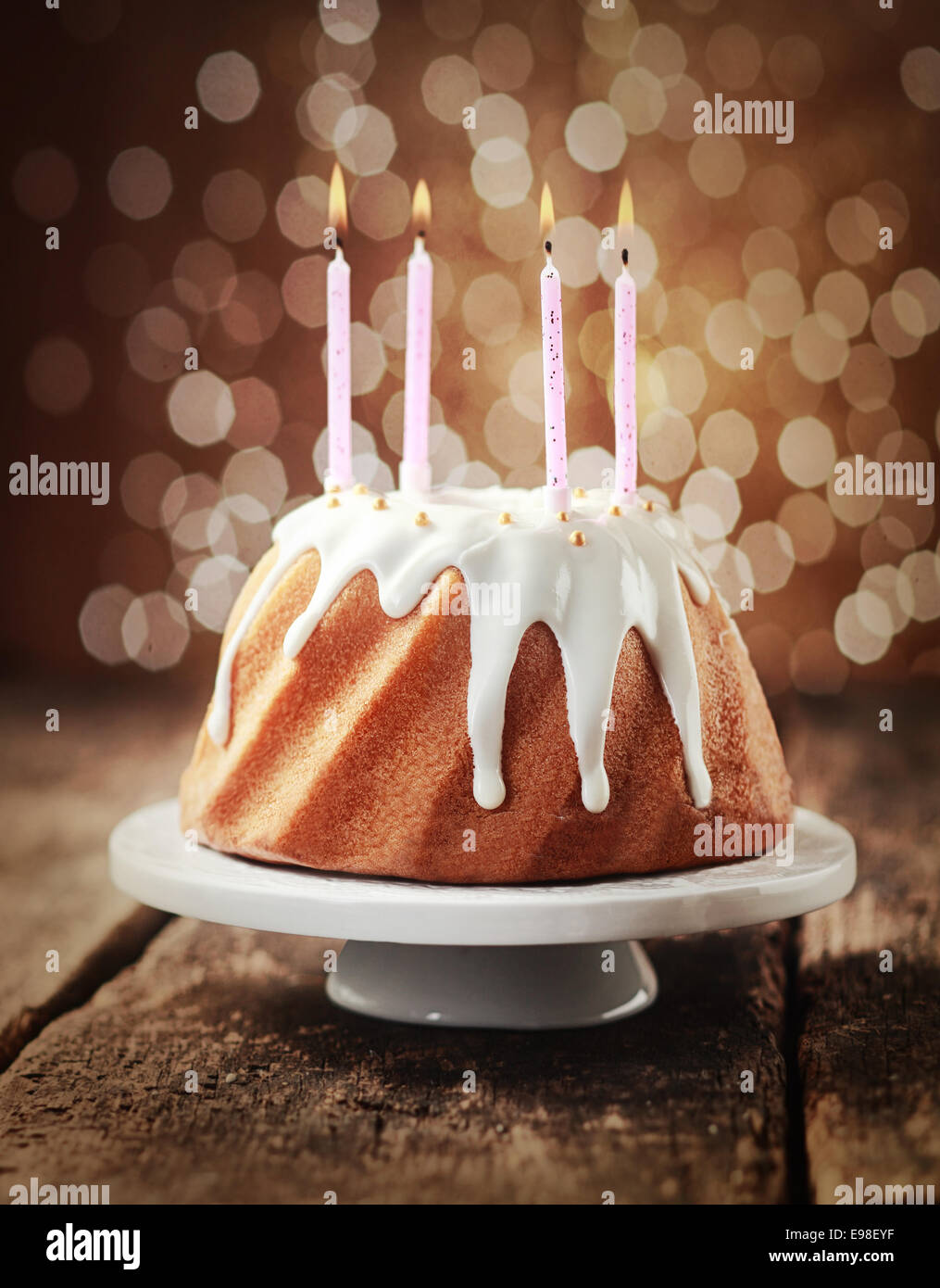 Dripping cake hires stock photography and images Alamy