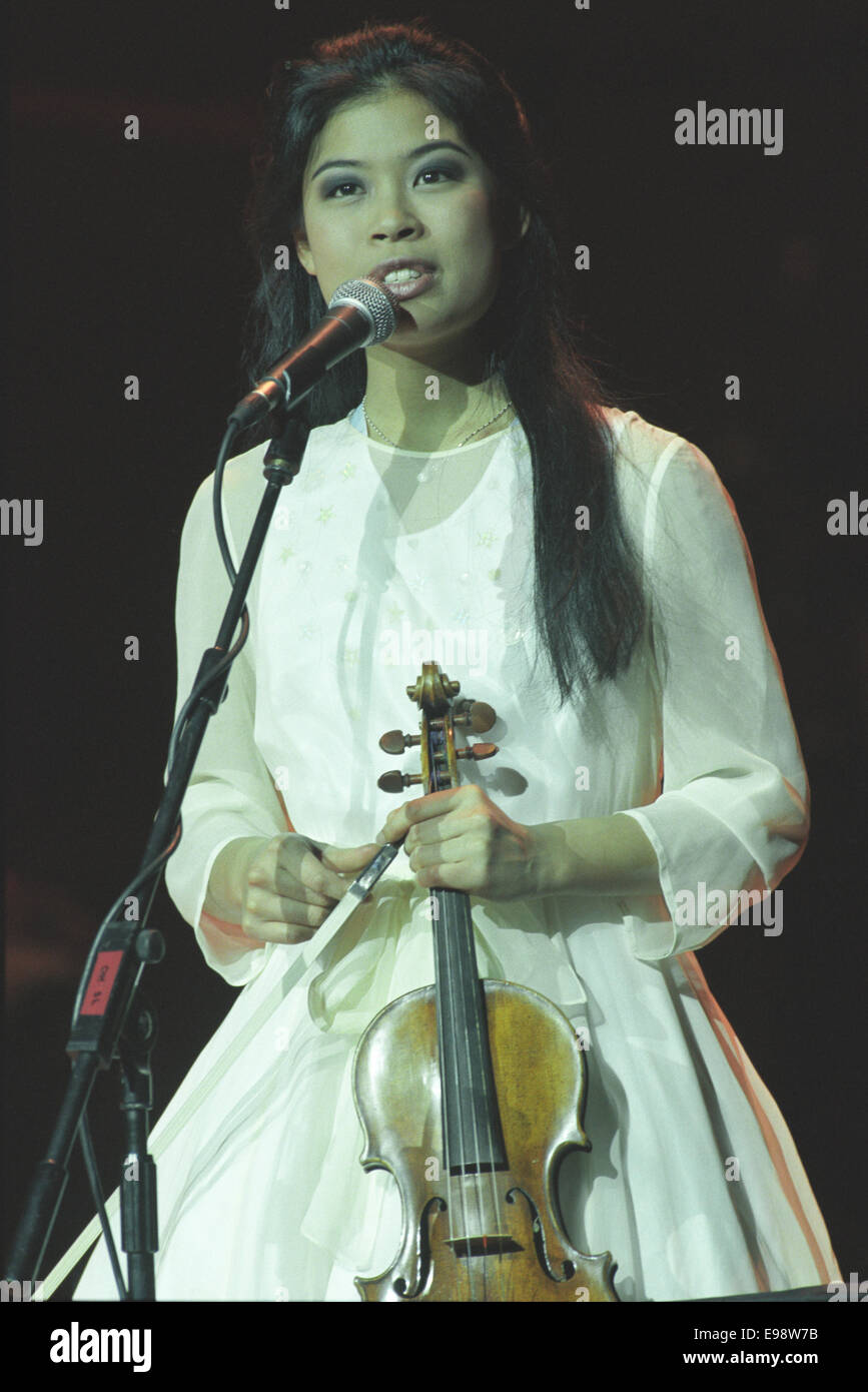 Violinist vanessa mae hires stock photography and images Alamy