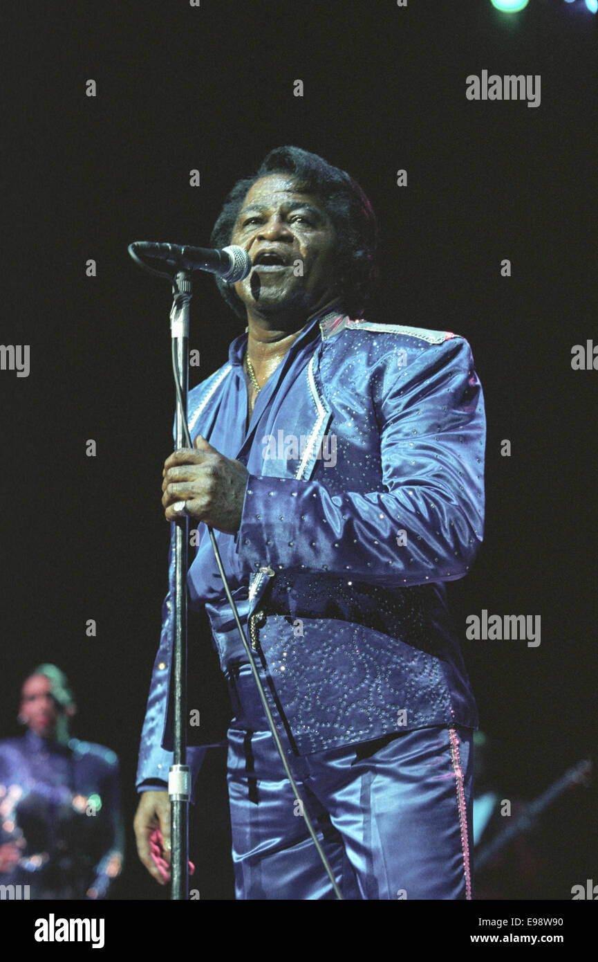 James Brown in concert at Glasgow (armadillo), in Glasgow, Scotland, 1998 Stock Photo Alamy